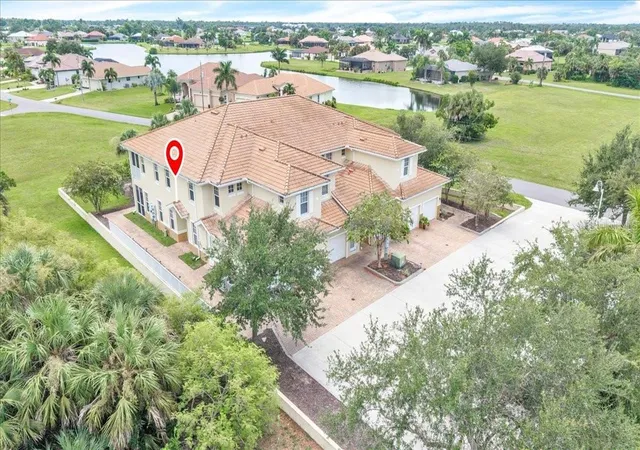 2nd image of 16572 San Edmundo Rd #111, Punta Gorda, FL 33955 | MLS# C7529804