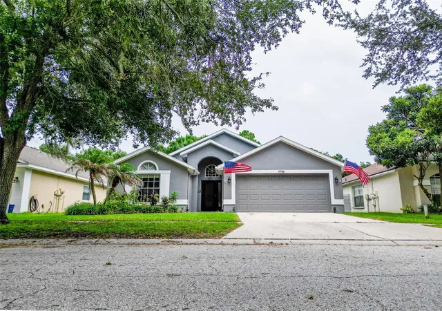 Photo 2 of Single family home for sale at 5720 Hawklake Rd, Lithia, FL 33547 | MLS# TB8540847 | Listing updated on 2026-09-08