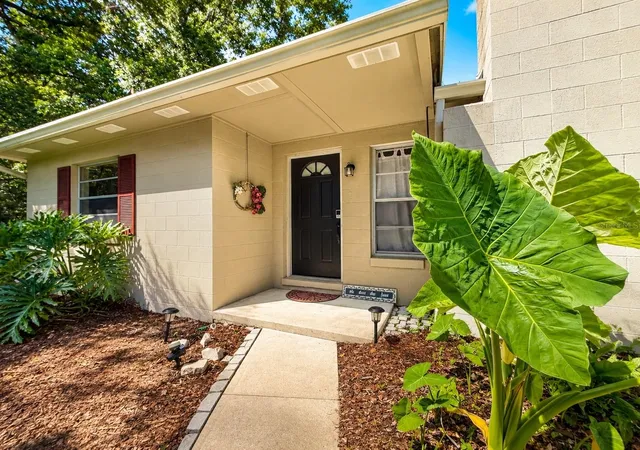 2nd image of 410 Ruby Ave, Deland, FL 32724 | MLS# O6435283