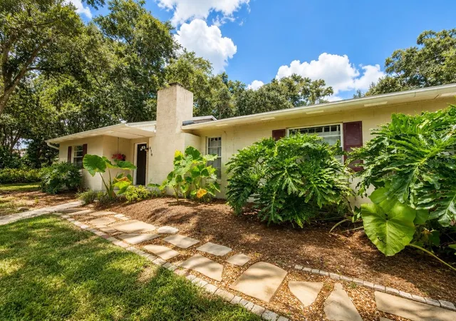 Photo 3 of Single family home for sale at 410 Ruby Ave, Deland, FL 32724 | MLS# O6435283 | Listing updated on 2026-10-09