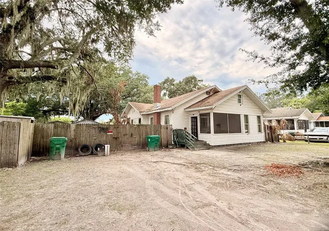 Photo 1 of Single family home for sale at 208 3rd Street, Winter Garden, FL 34787 | MLS# O6435284 | Listing updated on 2026-08-21