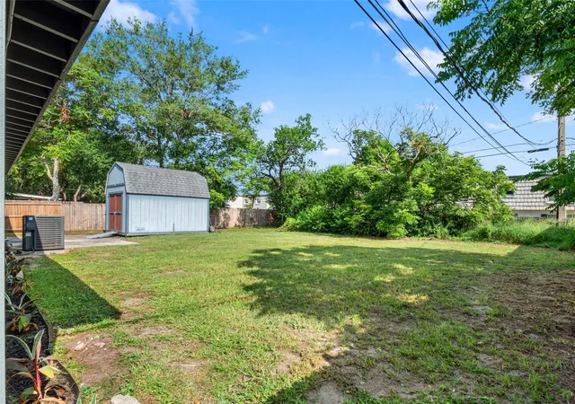 3rd image of 3813 Edland Dr, Orlando, FL 32812 | MLS# O6435289