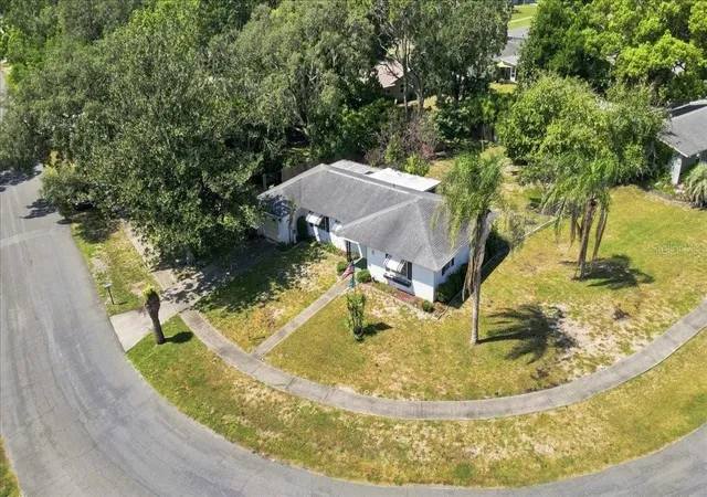 3rd image of 7222 Holiday Dr, Spring Hill, FL 34606 | MLS# TB8540858