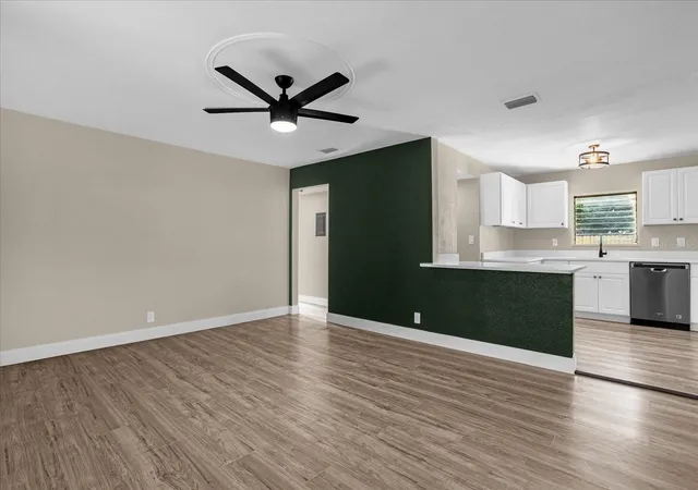 5th image of 1008 10Th St, Daytona Beach, FL 32117 | MLS# O6435296