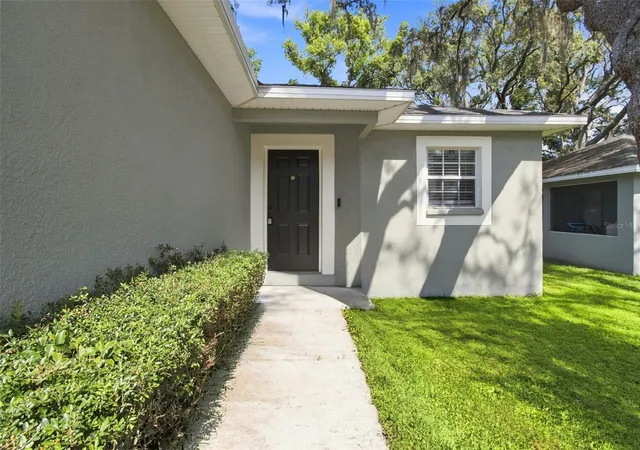 Photo 4 of Single family home for sale at 8903 N Willow Ave, Tampa, FL 33604 | MLS# TB8540865 | Listing updated on 2026-10-07