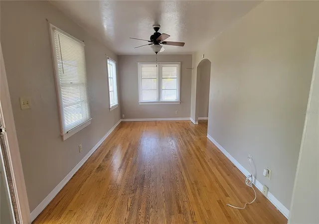 3rd image of 4200 2Nd Ave N, St Petersburg, FL 33713 | MLS# TB8540866
