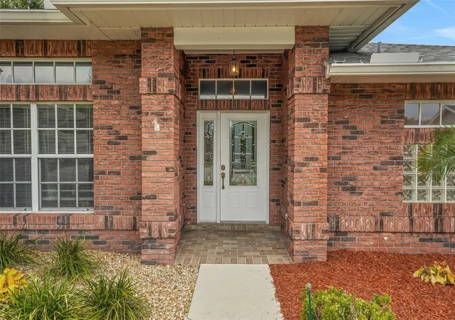 2nd image of 102 Hillside Ct, Winter Haven, FL 33884 | MLS# P4939647