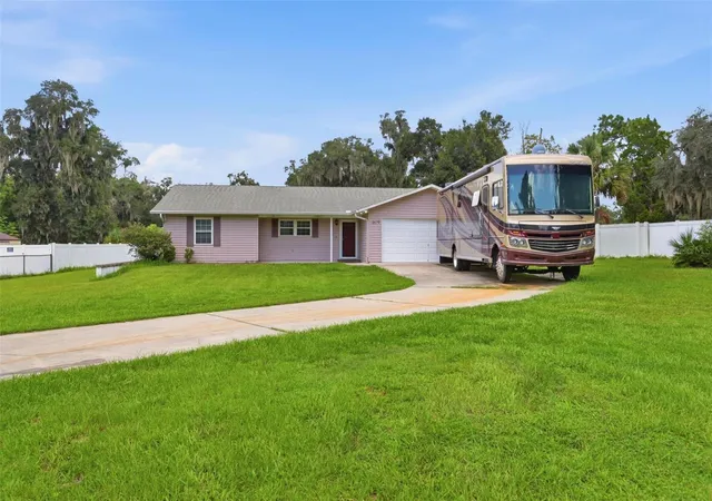 3rd image of 1679 W Euclid Ave, Deland, FL 32720 | MLS# V4950851