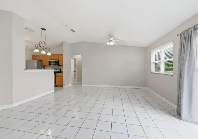 5th image of 1679 W Euclid Ave, Deland, FL 32720 | MLS# V4950851