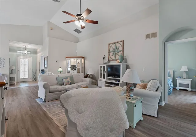 2nd image of 4 Crossbar Wy, Palm Coast, FL 32137 | MLS# FC320841