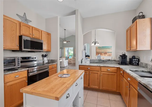 3rd image of 4 Crossbar Wy, Palm Coast, FL 32137 | MLS# FC320841