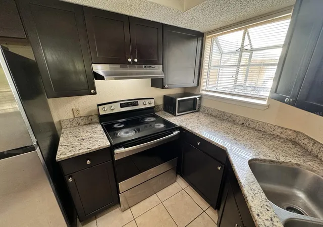 Photo 3 of Condo for sale at 1972 Lake Atriums Cir #199, Orlando, FL 32839 | MLS# O6435303 | Listing updated on 2026-08-28