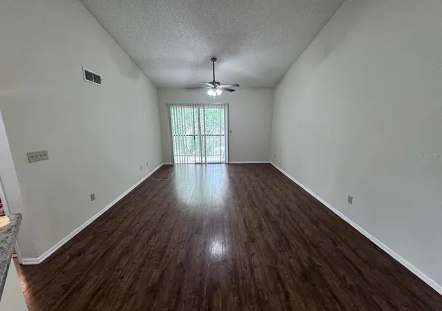 Listing Photo 4 - Condo for sale in building located at 1972 Lake Atriums Cir, Orlando, FL 32839 - Unit #199