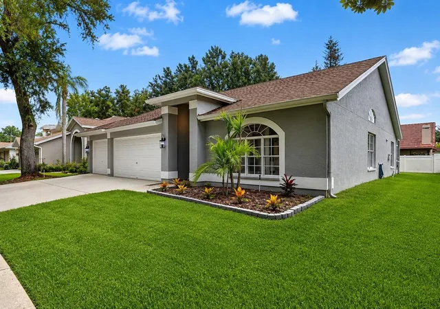 Photo 2 of Single family home for sale at 17721 Hampshire Oak Dr, Tampa, FL 33647 | MLS# TB8540883 | Listing updated on 2026-09-01