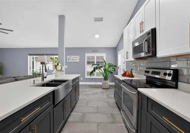 Photo 3 of Single family home for sale at 17721 Hampshire Oak Dr, Tampa, FL 33647 | MLS# TB8540883 | Listing updated on 2026-09-01