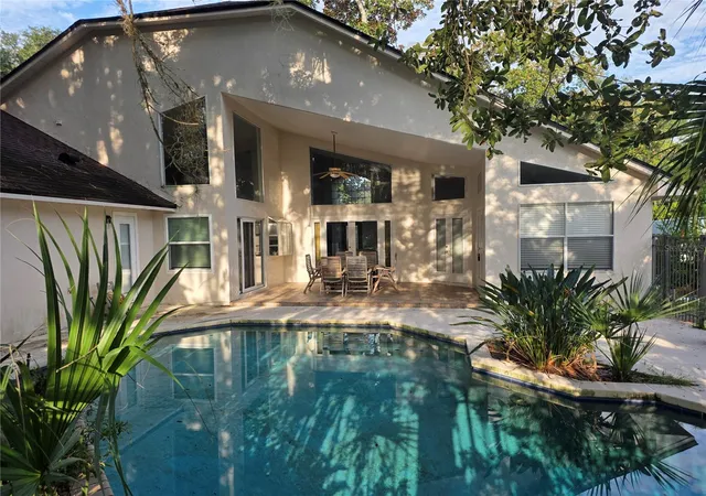 Photo 2 of Single family home for sale at 1924 Ayrshier Pl, Oviedo, FL 32765 | MLS# O6435308 | Listing updated on 2026-09-25