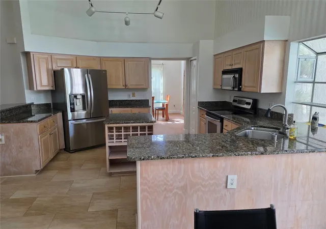 Photo 3 of Single family home for sale at 1924 Ayrshier Pl, Oviedo, FL 32765 | MLS# O6435308 | Listing updated on 2026-09-25
