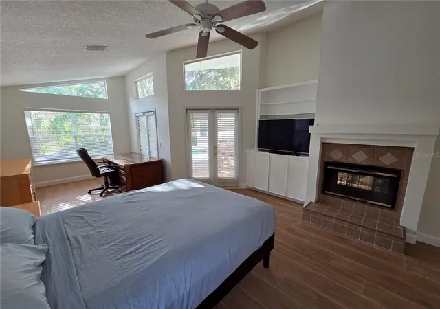 Photo 4 of Single family home for sale at 1924 Ayrshier Pl, Oviedo, FL 32765 | MLS# O6435308 | Listing updated on 2026-09-25