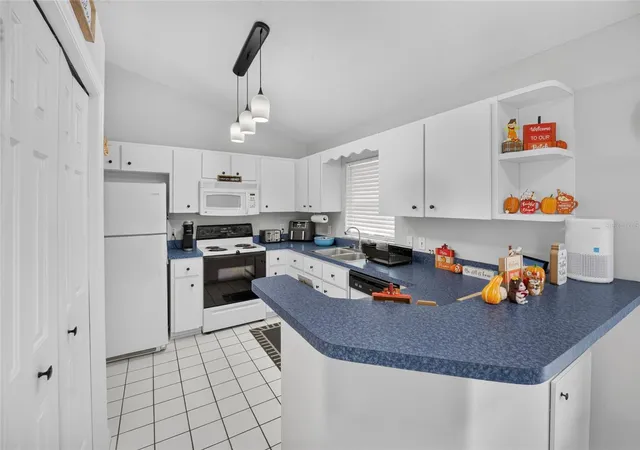 4th image of 11625 Se 53Rd Ct, Belleview, FL 34420 | MLS# OM730781
