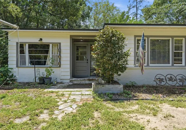 2nd image of 1019 Nw 25th Ave, Gainesville, FL 32609 | MLS# GC542894