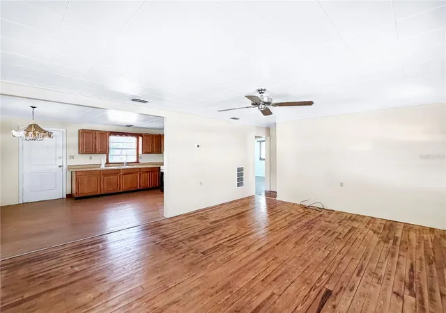 3rd image of 1455 10Th St Nw, Largo, FL 33770 | MLS# TB8540892