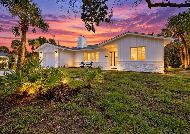 Photo 1 of Single family home for sale at 3050 N Beach Rd, Englewood, FL 34223 | MLS# D6148493 | Listing updated on 2026-10-01