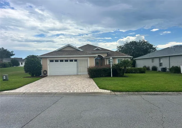 1st image of 9270 Sw 90th St, Ocala, FL 34481 | MLS# OM730784