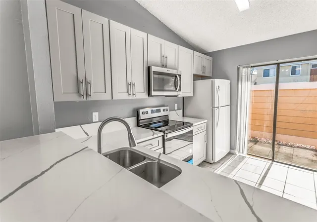 3rd image of 85 Silver Park Cir, Kissimmee, FL 34743 | MLS# S5155998