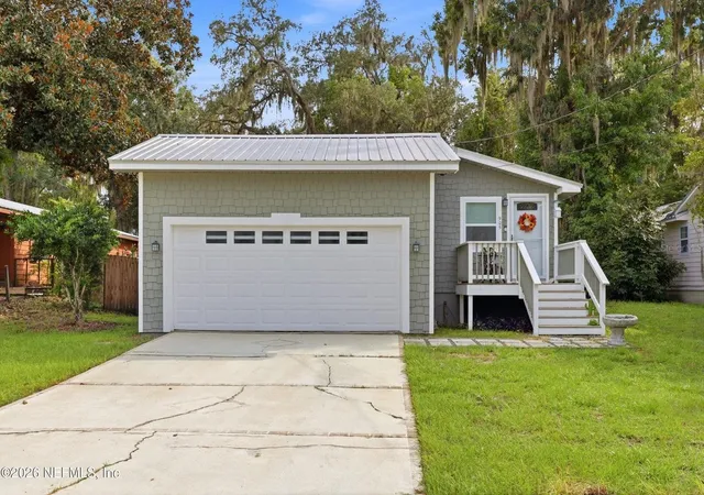 1st image of 905 Saint Johns Ave, Green Cove Springs, FL 32043 | MLS# O6435327