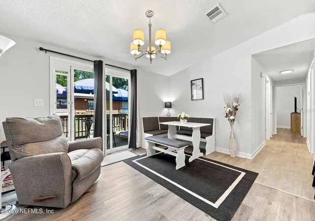 3rd image of 905 Saint Johns Ave, Green Cove Springs, FL 32043 | MLS# O6435327