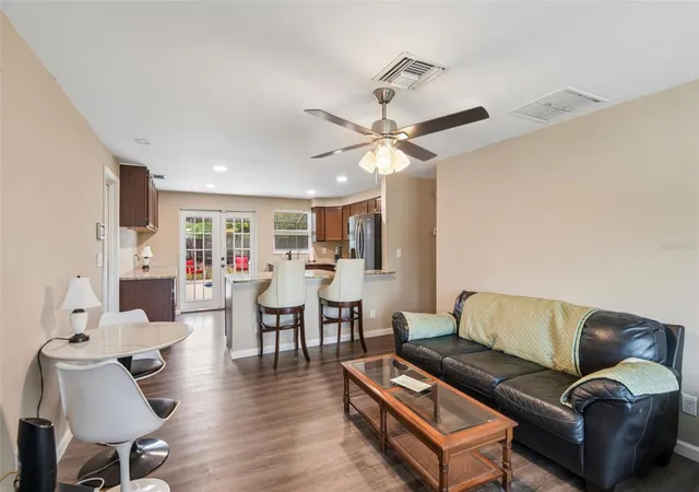 3rd image of 8401 Portulaca Ave, Seminole, FL 33777 | MLS# TB8540921