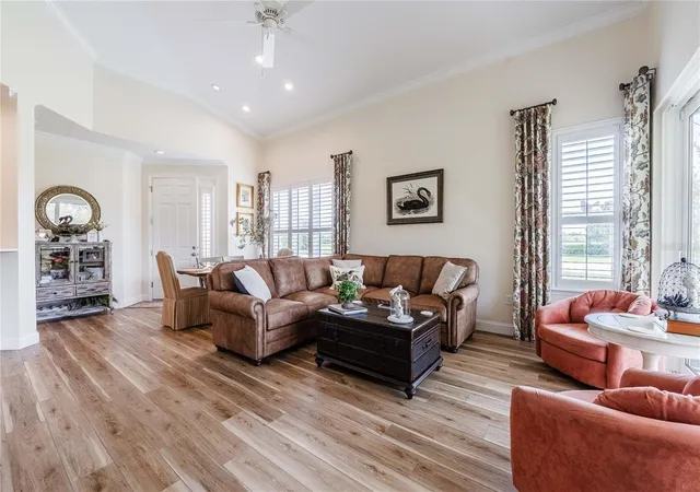 4th image of 3019 Mission Lakes Dr, Lakeland, FL 33803 | MLS# L4964456