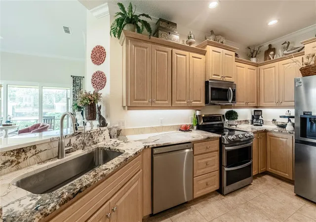 5th image of 3019 Mission Lakes Dr, Lakeland, FL 33803 | MLS# L4964456