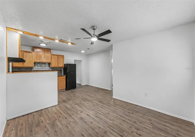 3rd image of 5039 Layton Ln, Lakeland, FL 33811 | MLS# L4964457