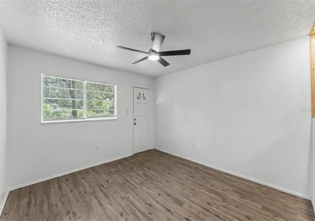 4th image of 5039 Layton Ln, Lakeland, FL 33811 | MLS# L4964457