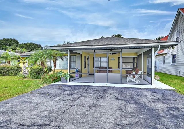 5th image of 4160 Lakeview Dr, Sebring, FL 33870 | MLS# OM730791