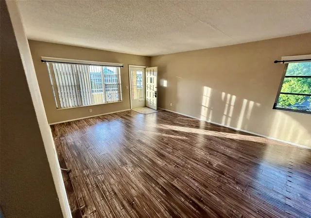 5th image of 2361 Jamaican St, Clearwater, FL 33763