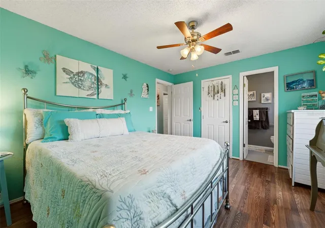 Photo 4 of Single family home for sale at 10182 Gulfstream Blvd, Englewood, FL 34224 | MLS# N6145431 | Listing updated on 2026-09-15