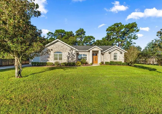 Photo 2 of Single family home for sale at 5592 Ne 61St Avenue Rd, Silver Springs, FL 34488 | MLS# OM730795 | Listing updated on 2026-10-20