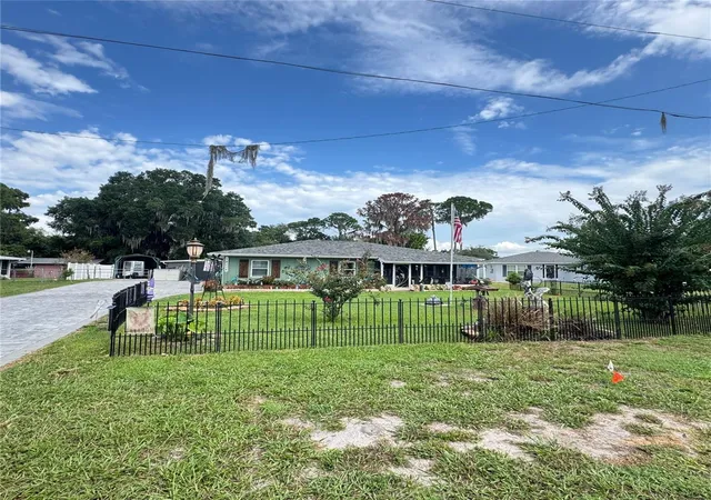 4th image of 12115 Virginia Dr, Leesburg, FL 34788 | MLS# G5116718
