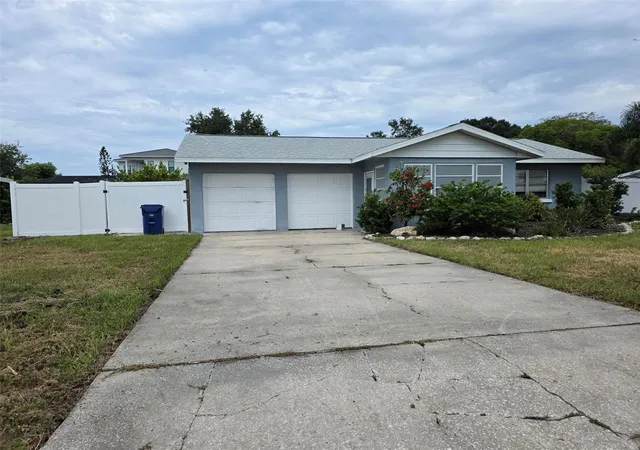 Photo 2 of Sale Pending at 6344 Glencoe Ave, Sarasota, FL 34231 | MLS# A4703607 | Listing updated on 2026-08-28