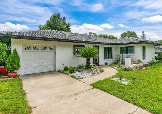 2nd image of 10611 Deergrass Ln, Orlando, FL 32821 | MLS# O6435365