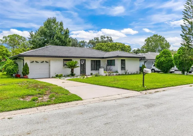 3rd image of 10611 Deergrass Ln, Orlando, FL 32821 | MLS# O6435365