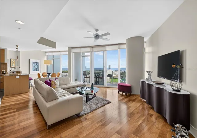 Listing Photo 1 - Condo for sale in building located at 175 1st St S St, Saint Petersburg, FL 33701 - Unit #1106