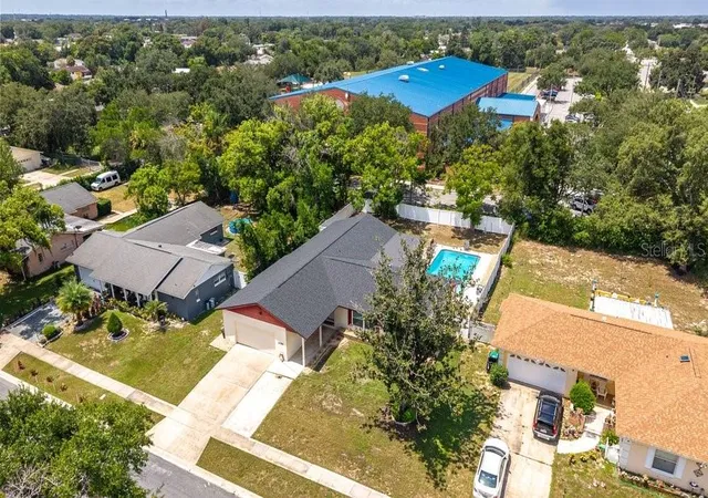 3rd image of 2086 Winnetka Ct, Orlando, FL 32818 | MLS# O6435368