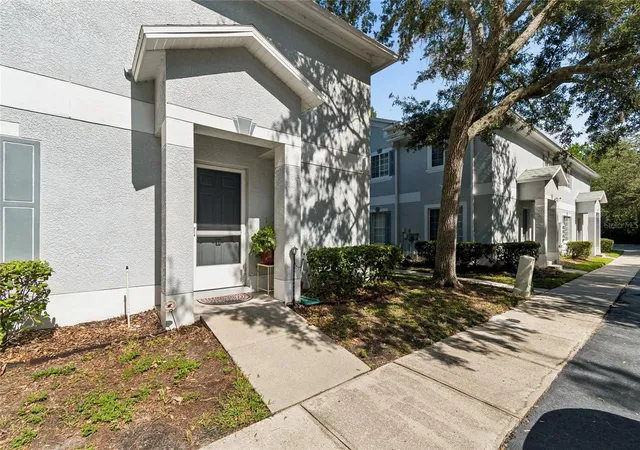 2nd image of 4009 Dolphin Dr, Tampa, FL 33617 | MLS# TB8540971