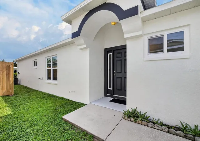 2nd image of 535 Scarlet Maple Ct, Plant City, FL 33563 | MLS# TB8540973