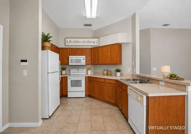 5th image of 535 Scarlet Maple Ct, Plant City, FL 33563 | MLS# TB8540973