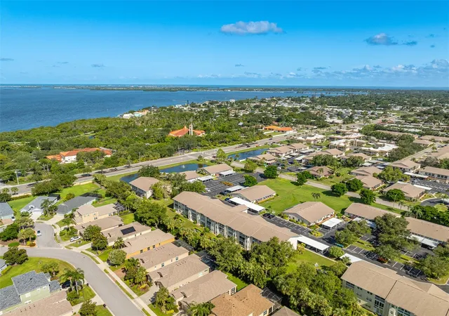 3rd image of 7301 29Th Avenue Dr W #201, Bradenton, FL 34209 | MLS# TB8540974
