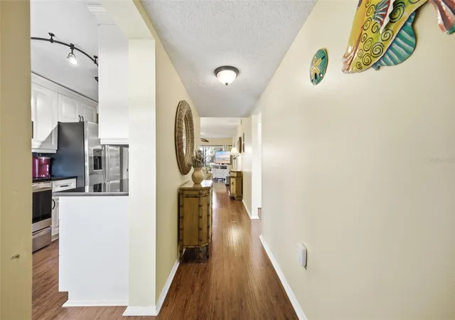 Photo 4 of Condo for sale at 435 30Th Ave W #D206, Bradenton, FL 34205 | MLS# A4703609 | Listing updated on 2026-08-31